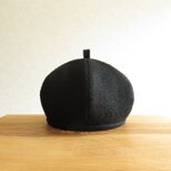 てっぺんに輪っか、ベレー帽　黒・ウール・変わり織り