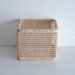 正方形底の四角いバスケット・22角（こだし編み）