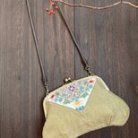 クロスバッグ | 相良刺繍 （カーキ / 古布×リネン）の画像