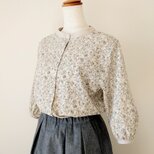 Botanical flower blouse アイボリー Ｍ～Ｌサイズの画像