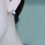 【送料無料】Pt900 ムーンフープピアス 7mm×10mm ペアの画像