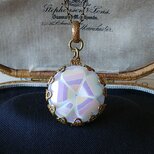 ヴィンテージ　やさしいWhiteオーロラ／四つ葉のクローバー　フィリグリーネックレス