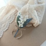 染め布花＊シック・すずらんのコサージュの画像