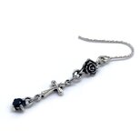 黒い石が入った薔薇と十字架のドロップピアス（片耳用）