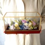 お祝い花に上品なアレンジメント　-Iron gold (L)-の画像