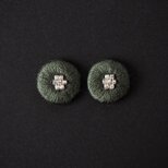 刺繍ピアス　　　秋冬　モスグリーン　サージカルステンレス　の画像