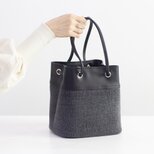 変幻自在な巾着型マルチバッグ【ブラックPUレザーxブラックウォッシュドデニム】ハンド/トート/ショルダー