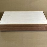 ブラック・ウォルナット仕様／テーブル下の薄い抽斗