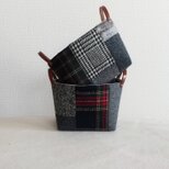 ブラック系ウールパッチワーク本革持ち手の小物入れ