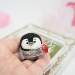 【受注製作】-母の日限定シリーズ-まゆペンギンひながカーネーションを贈ります。羊毛フェルト