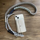 長さ調整可 斜めがけスマホショルダーストラップ・パラコード シルバーの画像
