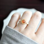 成功へと導いてくれる　サンストーンと淡水パールの指輪 ピンキーリング 5月/6月誕生石