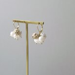 海月(胡粉・ベージュ×淡水パール) ピアス