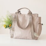 ［Lサイズ］10ポケットトートバッグ 撥水加工リサイクルナイロン【ベージュ】軽量大容量 14インチPC/A4 SDGs