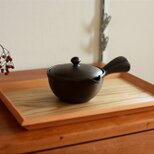 新年のお迎え準備に「軽くて茶葉の捨てやすい急須」愛知県常滑産・かご網付き急須・260cc