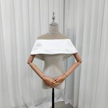 オフショルダー オフホワイト くるみボタン 光沢サテン 花嫁/ウェディングドレスの画像
