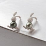 タヒチパール 黒蝶真珠のうさぎミニブローチ　スターダスト加工の画像