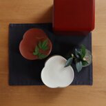 三つ輪の皿　朱