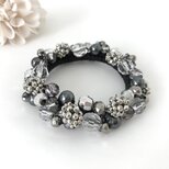 ビーズボール の ビジュー クロッシェ シュシュ シルバー色 まとめ髪 モノトーン かぎ針編み