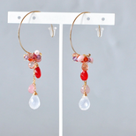 彩華 〜春めく庭園の輝き〜アイスクォーツ　カーネリアンフープピアス