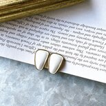YT41-【 TRIFARI 】トリファリ・ヴィンテージイヤリング Gold Tone White Enamel Paintの画像