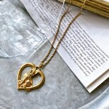 NA118-【 AVON 】エイボン・ヴィンテージネックレス Gold Tone Kitten and Heart Laneの画像