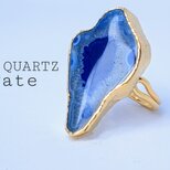 最新作★「大きなブルーソーラークォーツ」の世界でひとつの天然石リングの画像
