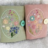 花刺繍のニードルケース～オーバルの中の花～の画像