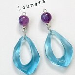 パープルラメ ブルーアクリルチャームの大ぶりピアス 夏ピアスの画像