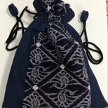 ８２２９　鶴柄の着物で作った巾着袋の画像