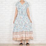 【大きいサイズ】新作！爽やかな花柄Vネックフリルワンピース　ライトブルーの画像