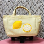 フェルトのミニトートバッグ　パステルイエロー×レモンの画像