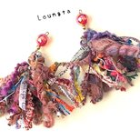 るんたオリジナル引き揃え糸 タッセルピアス フリンジピアス レッド 樹脂ピアスの画像