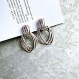 YM172-【 Monet 】モネ・ヴィンテージイヤリング Silver Tone 3 Hoops Door knockerの画像
