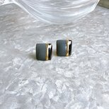 P665-ヴィンテージピアス U.S.A. Grey Black Enamel Paint Gold Tone Squareの画像