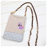 猫の手刺繍　スマホポーチの画像