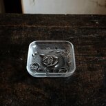 薔薇の文様◆昭和後期　プレスガラス正方小皿　曇りガラス　昭和レトロ　器　丁寧な暮らし。の画像