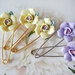 ヴィンテージ　藤色／磁器製･薔薇　　カブトピン（Gold）のコピーの画像
