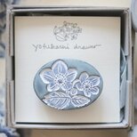 : : : 陶土の草花ブローチ : : : 1369の画像