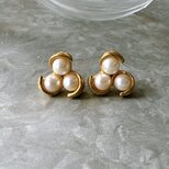 PA337-【 AVON 】エイボン・ヴィンテージピアス Gold Tone Faux Pearl Botanicalの画像