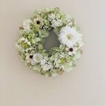 紫陽花とデージーのリースの画像