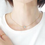 長さ調節できる一粒ターコイズ × 華奢なスネークチェーンネックレス　サージカルステンレス／ゴールド　金属アレルギー対応の画像