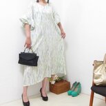 2741夢見るサテンの軽やかワンピースの画像