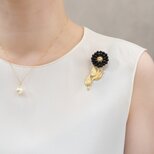 【ブローチ】アンティークレトロな一輪のお花 ・ 黒（ブラックオニキス）の画像