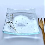 「ラムネ色の泡入りガラスの中皿」お皿　ガラス工芸　食器　四角い皿　ガラス皿の画像