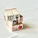 《赤ゴムはんこ ミニ》たのしいアルファベットはんこの画像