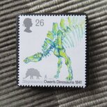 イギリス　恐竜切手ブローチ10513の画像