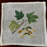 刺繍ミニクロス楓と種の画像