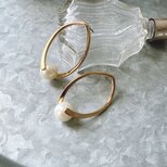 PA389-【 AVON 】エイボン・ヴィンテージピアス 1999 Pearlesque Gold Hoopの画像