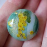 緑縞柄瑪瑙とミモザの帯留め ブローチ ポニーフック